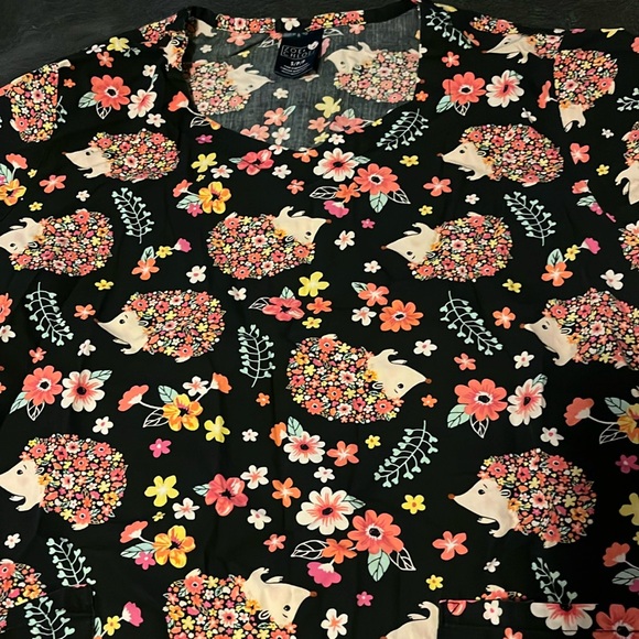 Small scrub top - Picture 1 of 3
